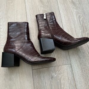 Zara Brown Heeled Boots with Croc-Embossed Texture size 7